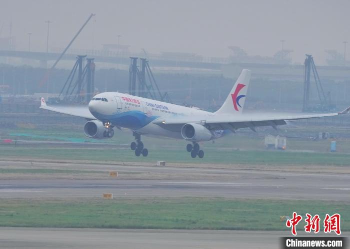 东航“亚冬号”宽体彩绘机成功首航 向全球传递