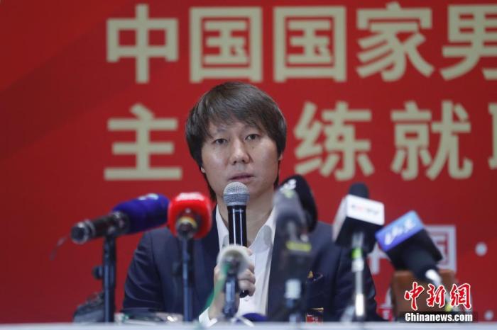 国足前路仍难预测，铁帅愿倾其所有带来新风与