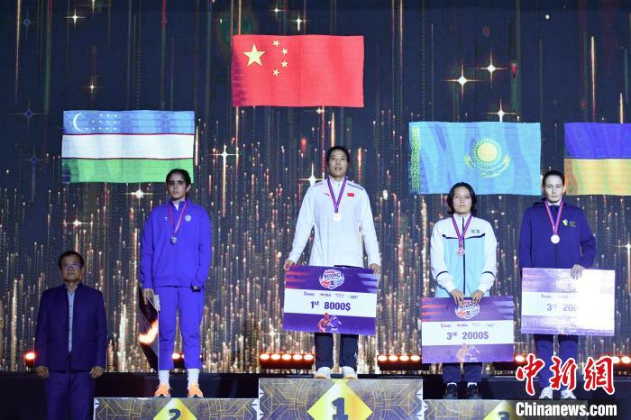 汪丽娜在清迈亚洲拳击锦标赛女子75公斤级夺冠，