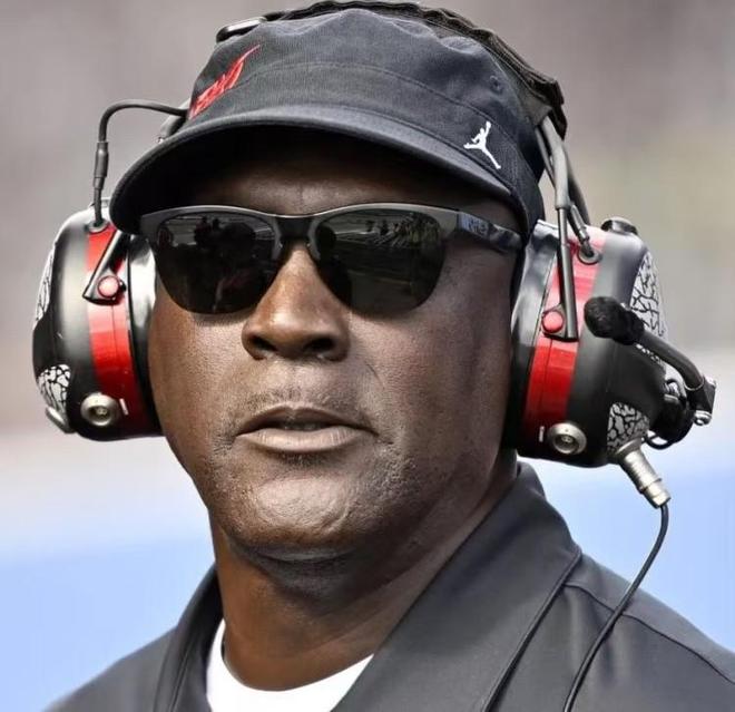 NBA历史收入榜揭晓：乔丹稳居榜首，詹姆斯紧随