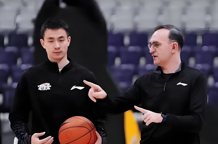 辽宁队大胜广州队 乌戈执教首秀获对手高度评价