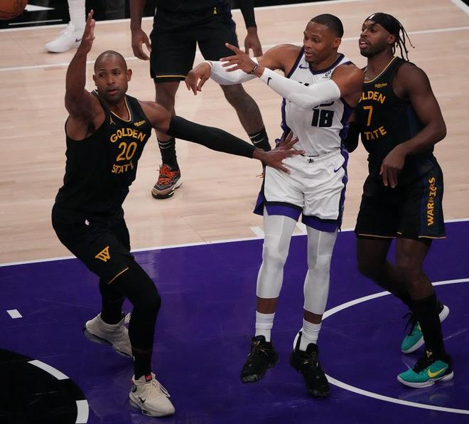 库里复出首战稳扎稳打 梅尔顿爆发率队掀翻西部