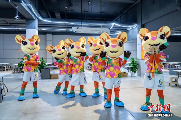 三亚亚沙会开幕式吉祥物“亚亚”化身主角，引