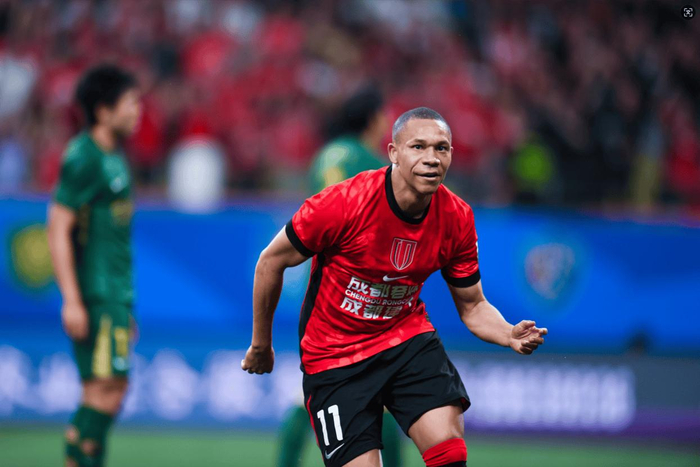 兄弟德比成焦点，成都蓉城4-0横扫浙江队